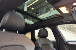 Musta Audi S4 2012 kuva 28.