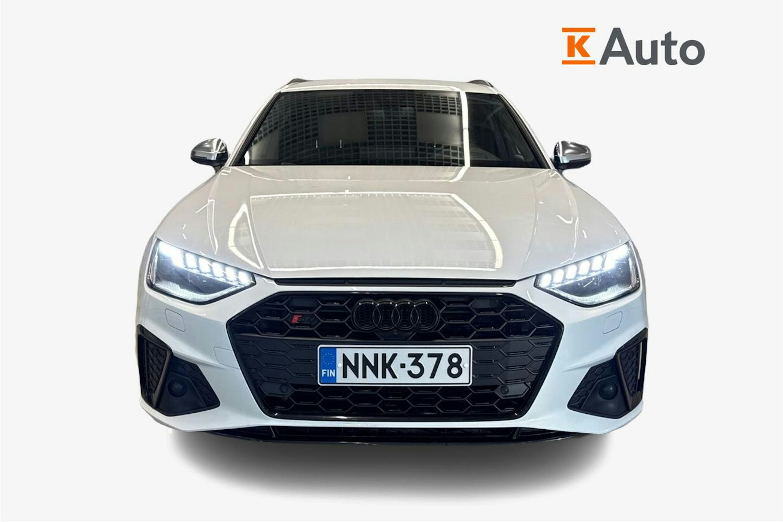 valkoinen Audi S4 2023 kuva 5.