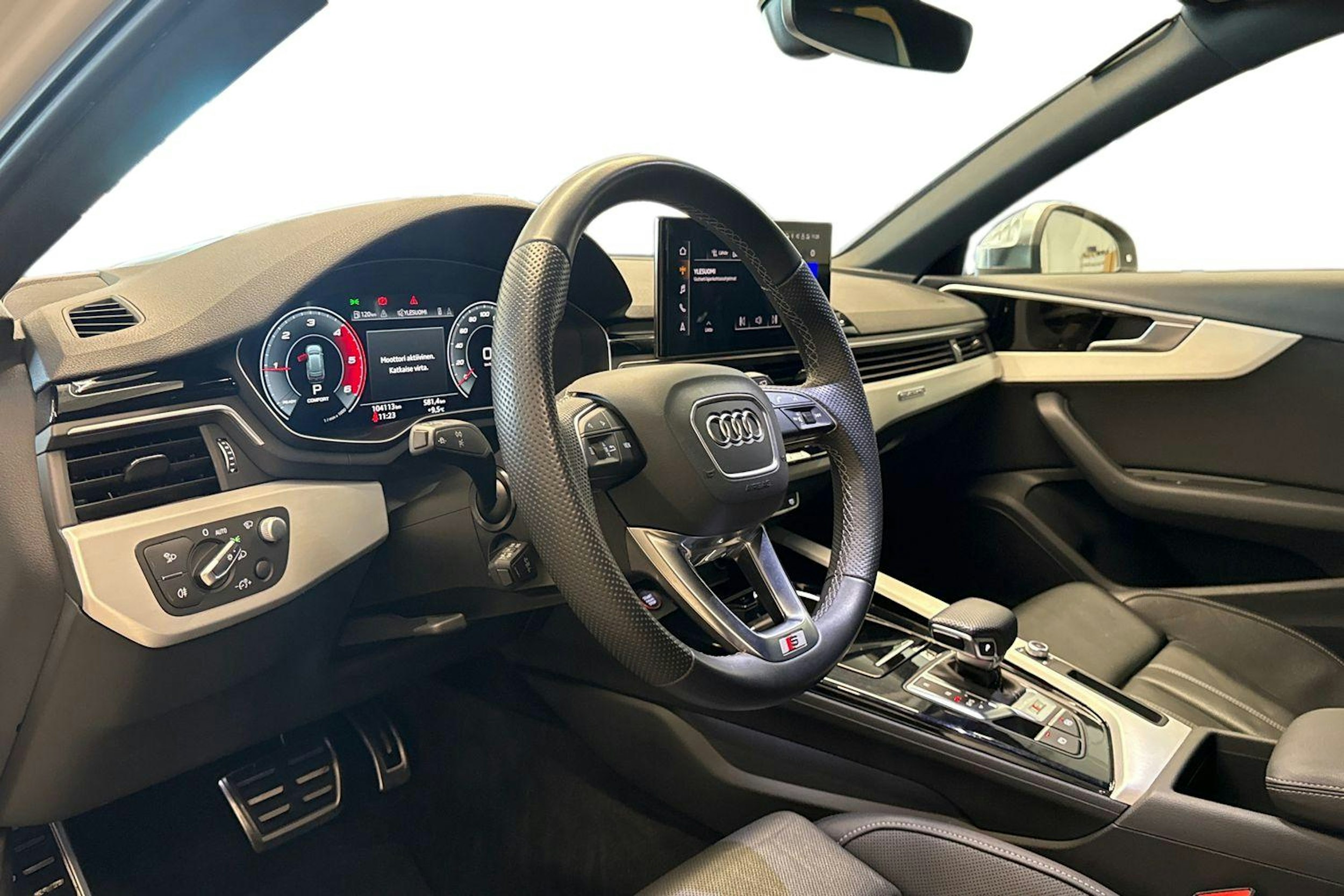 valkoinen Audi S4 2023 kuva 7.