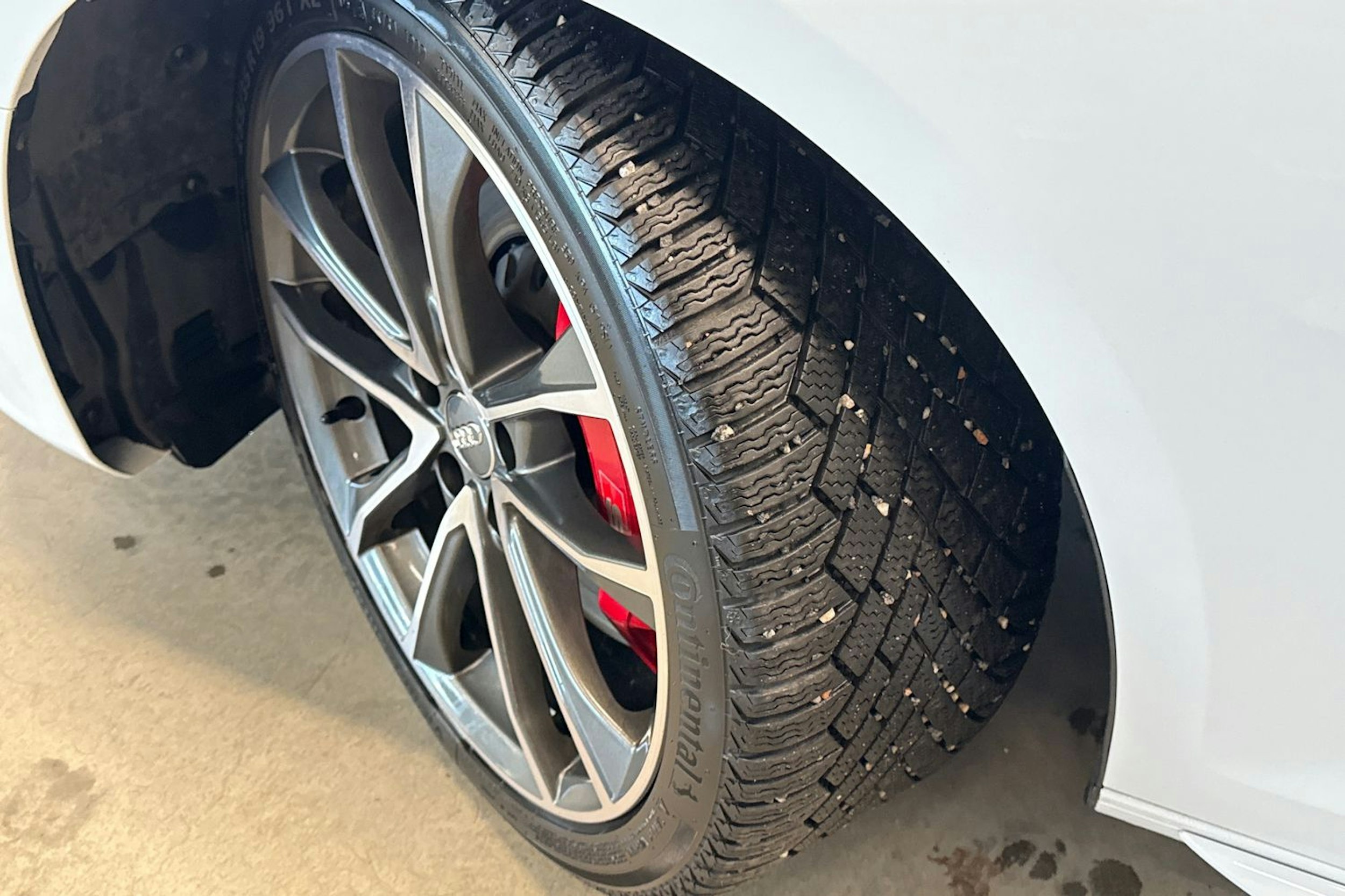 valkoinen Audi S4 2023 kuva 13.