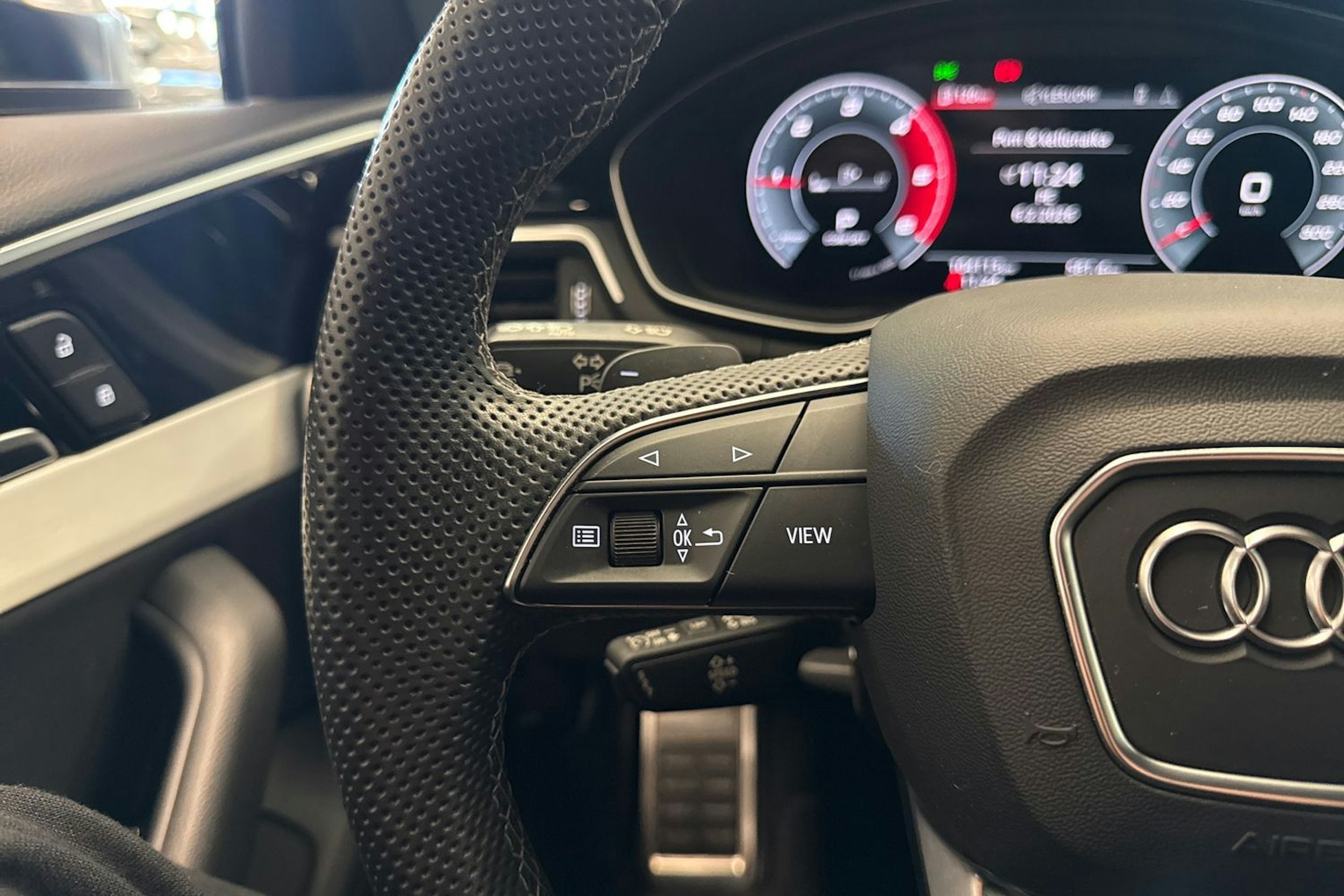 valkoinen Audi S4 2023 kuva 15.