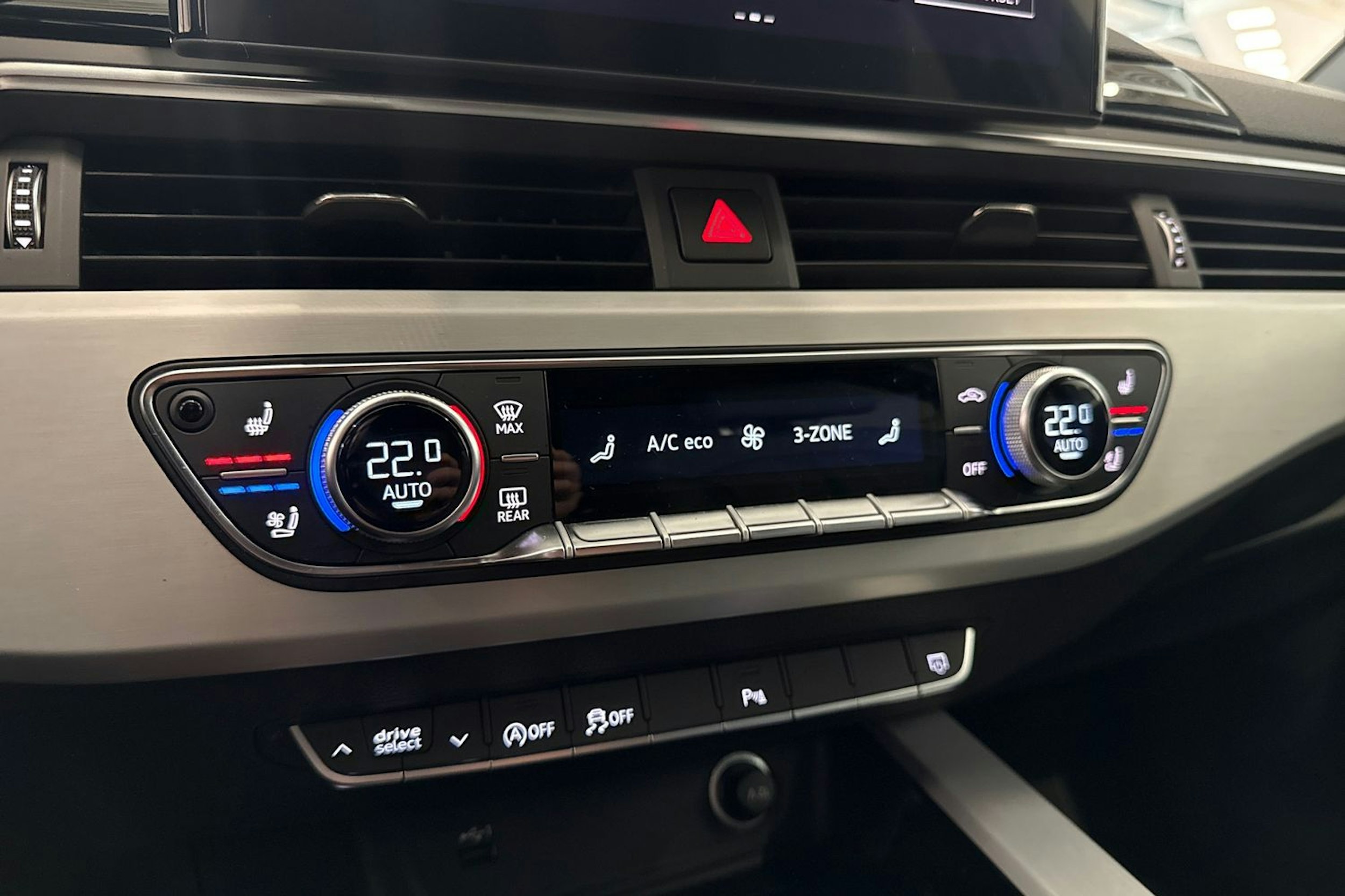 valkoinen Audi S4 2023 kuva 23.