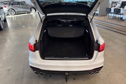 valkoinen Audi S4 2023 kuva 32.