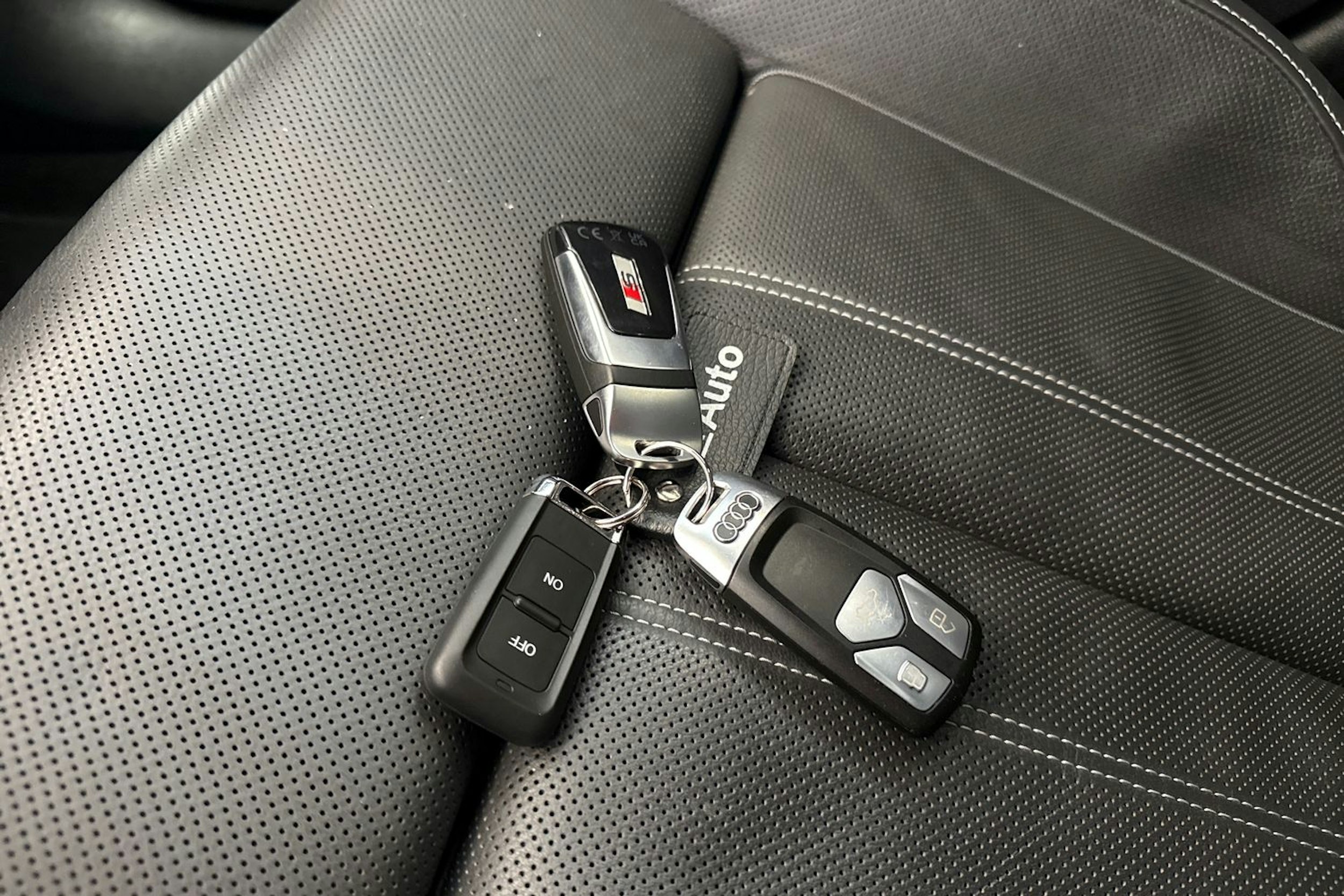 valkoinen Audi S4 2023 kuva 35.