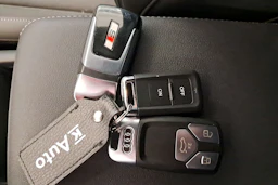 valkoinen Audi S4 2023 kuva 39.