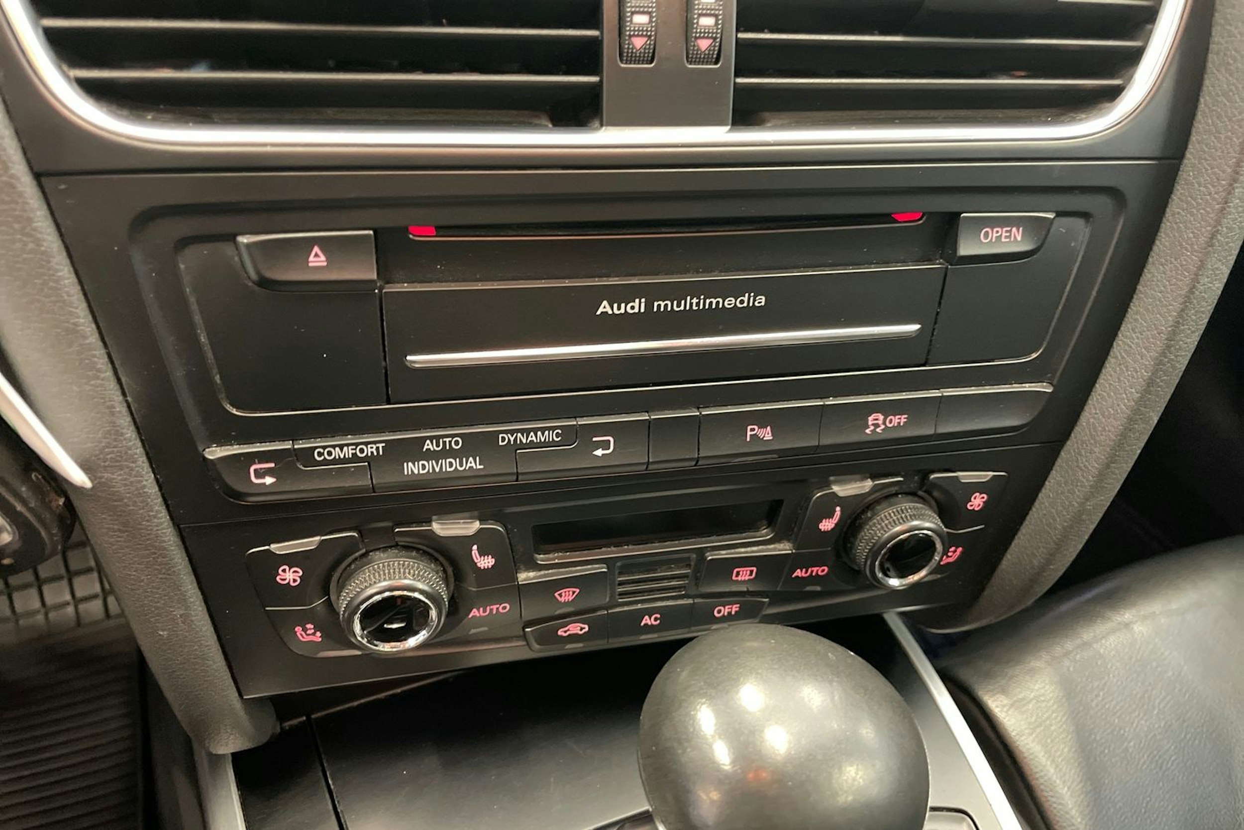 Musta Audi S4 Avant 2011 kuva 18.