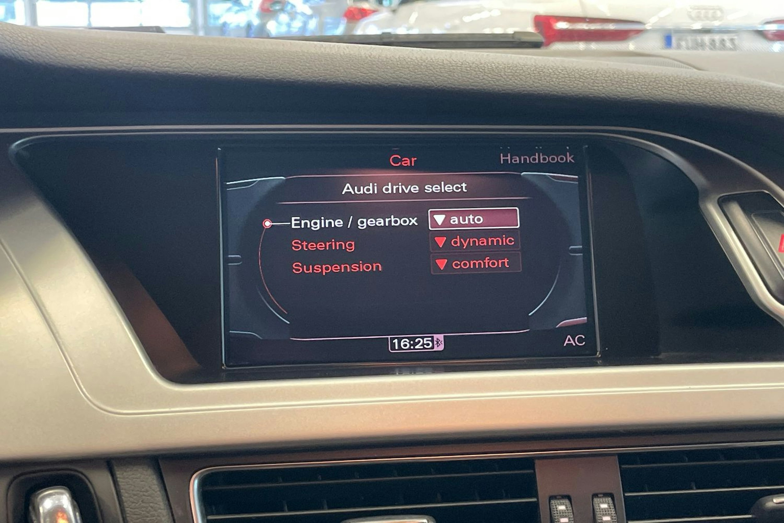 Musta Audi S4 Avant 2011 kuva 19.