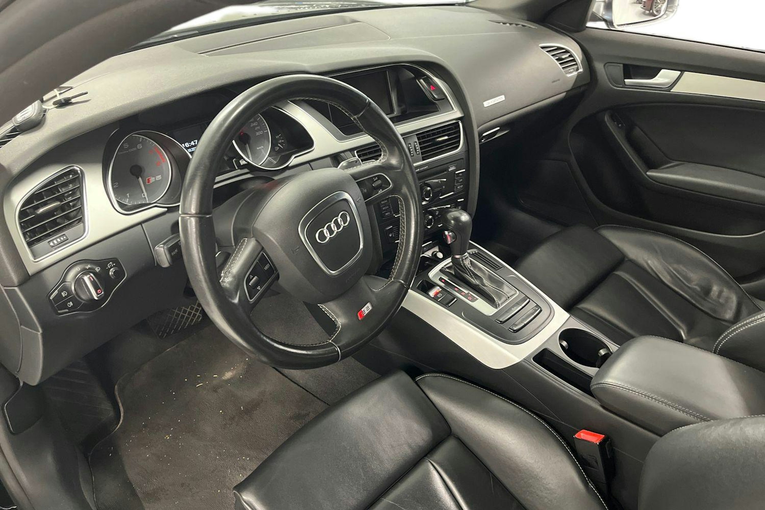 Musta Audi S5 2010 kuva 3.