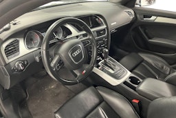 Musta Audi S5 2010 kuva 3.