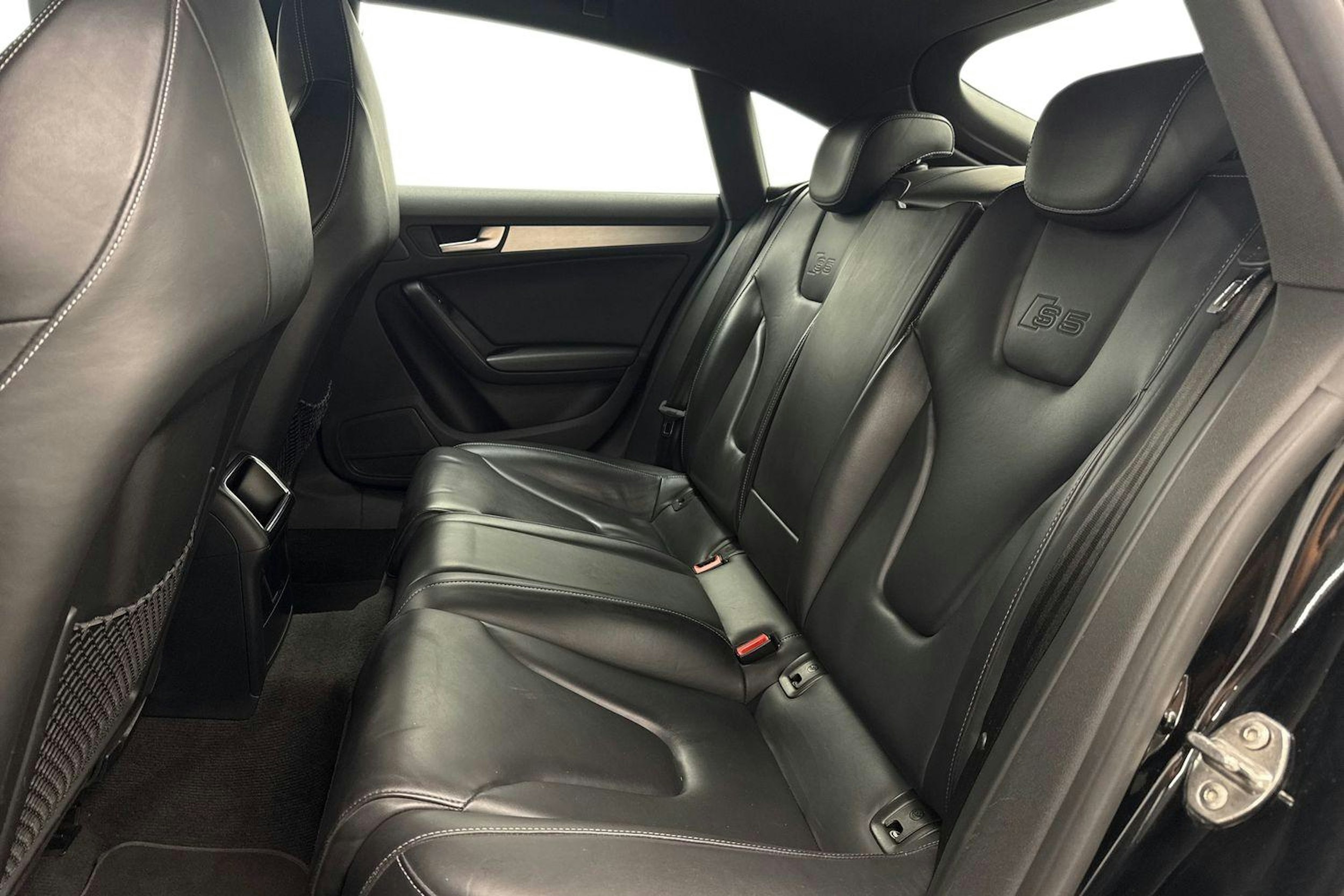 Musta Audi S5 2011 kuva 10.