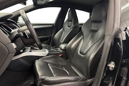 Musta Audi S5 2011 kuva 11.