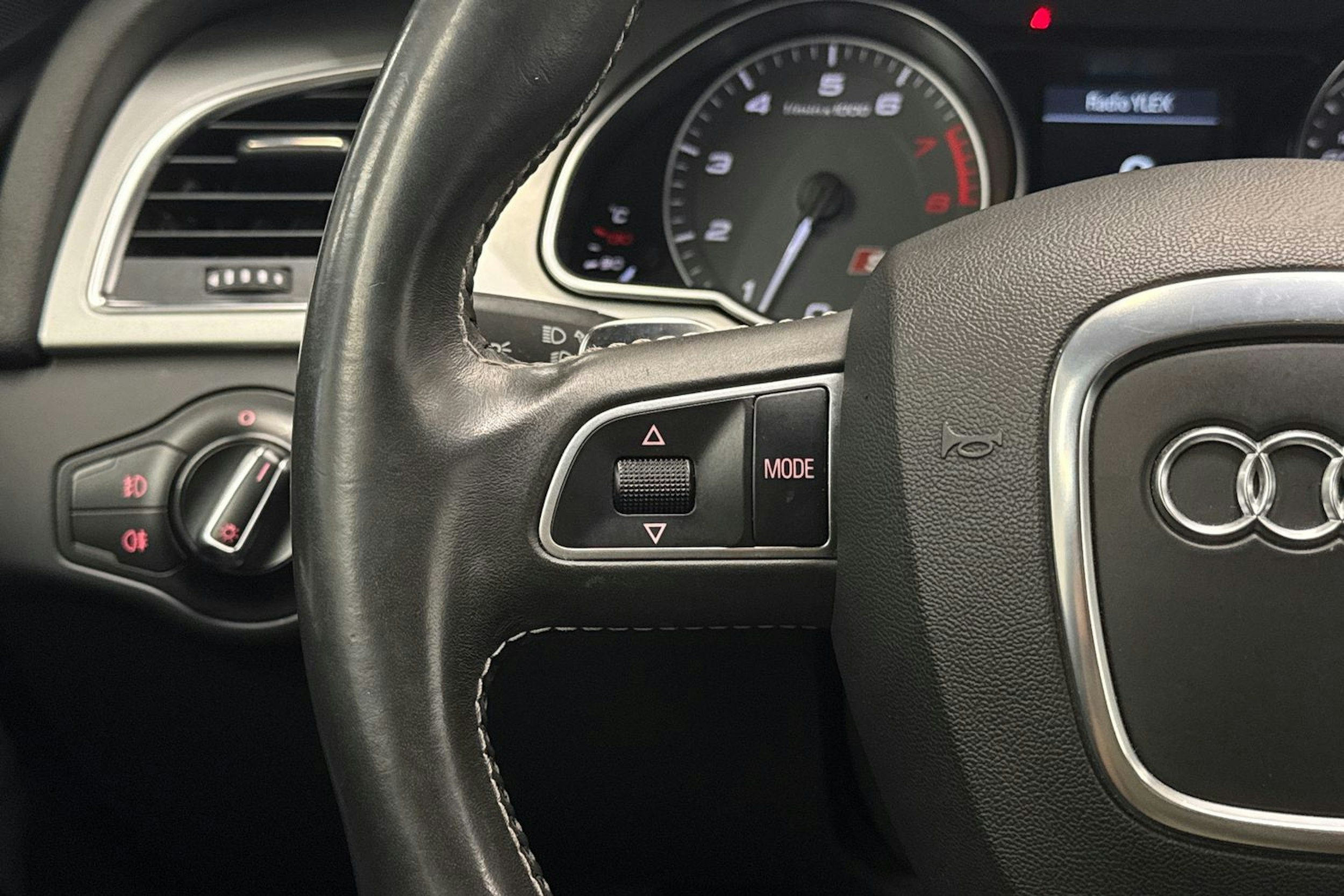 Musta Audi S5 2011 kuva 15.