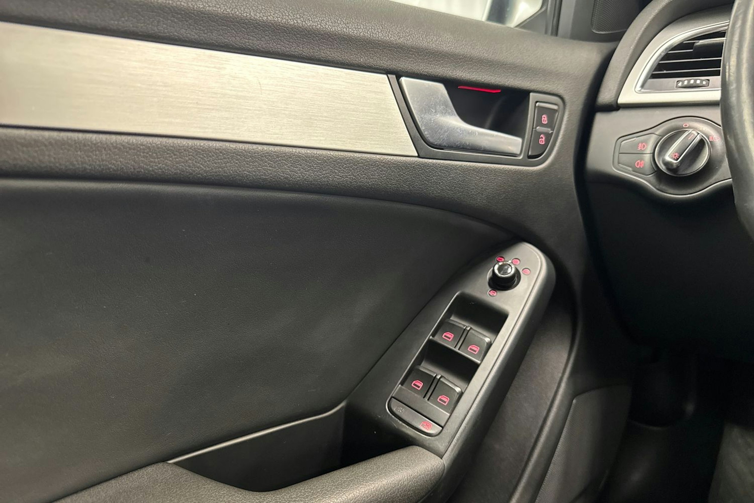 Musta Audi S5 2011 kuva 18.