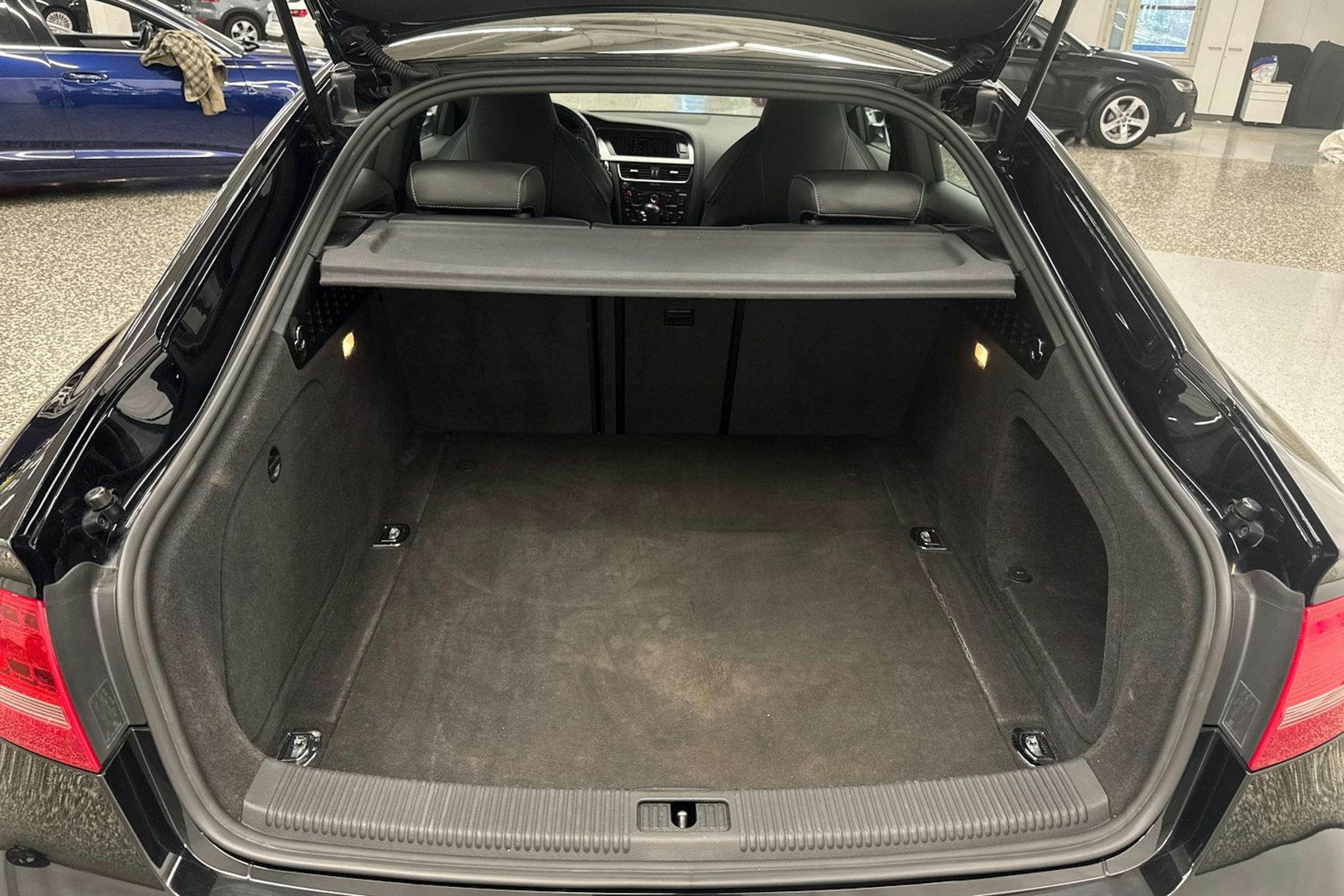 Musta Audi S5 2011 kuva 30.