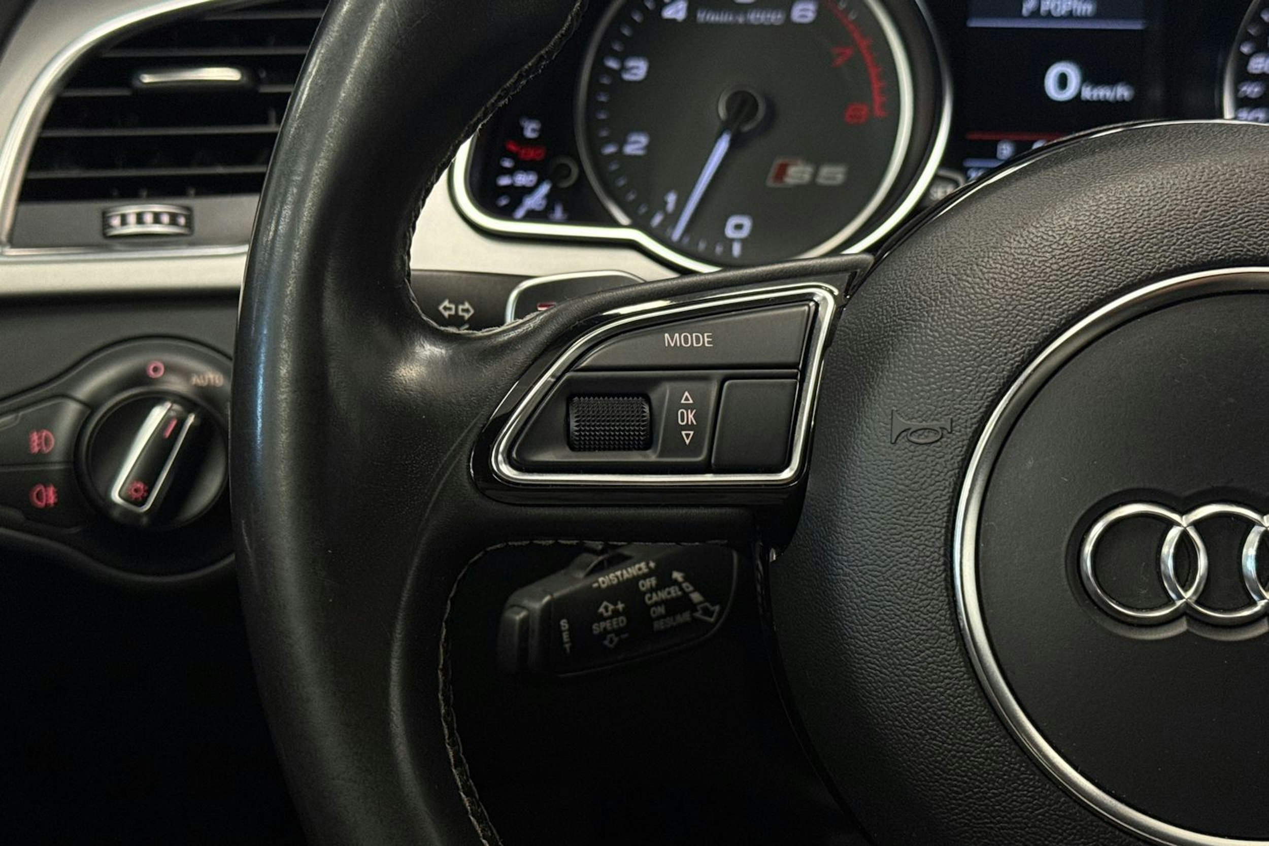 harmaa Audi S5 2012 kuva 13.