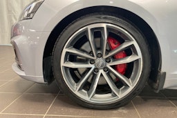 harmaa Audi S5 2017 kuva 11.