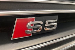 harmaa Audi S5 2017 kuva 27.