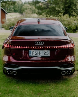 punainen Audi S5 2024 kuva 5.