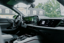 punainen Audi S5 2024 kuva 7.