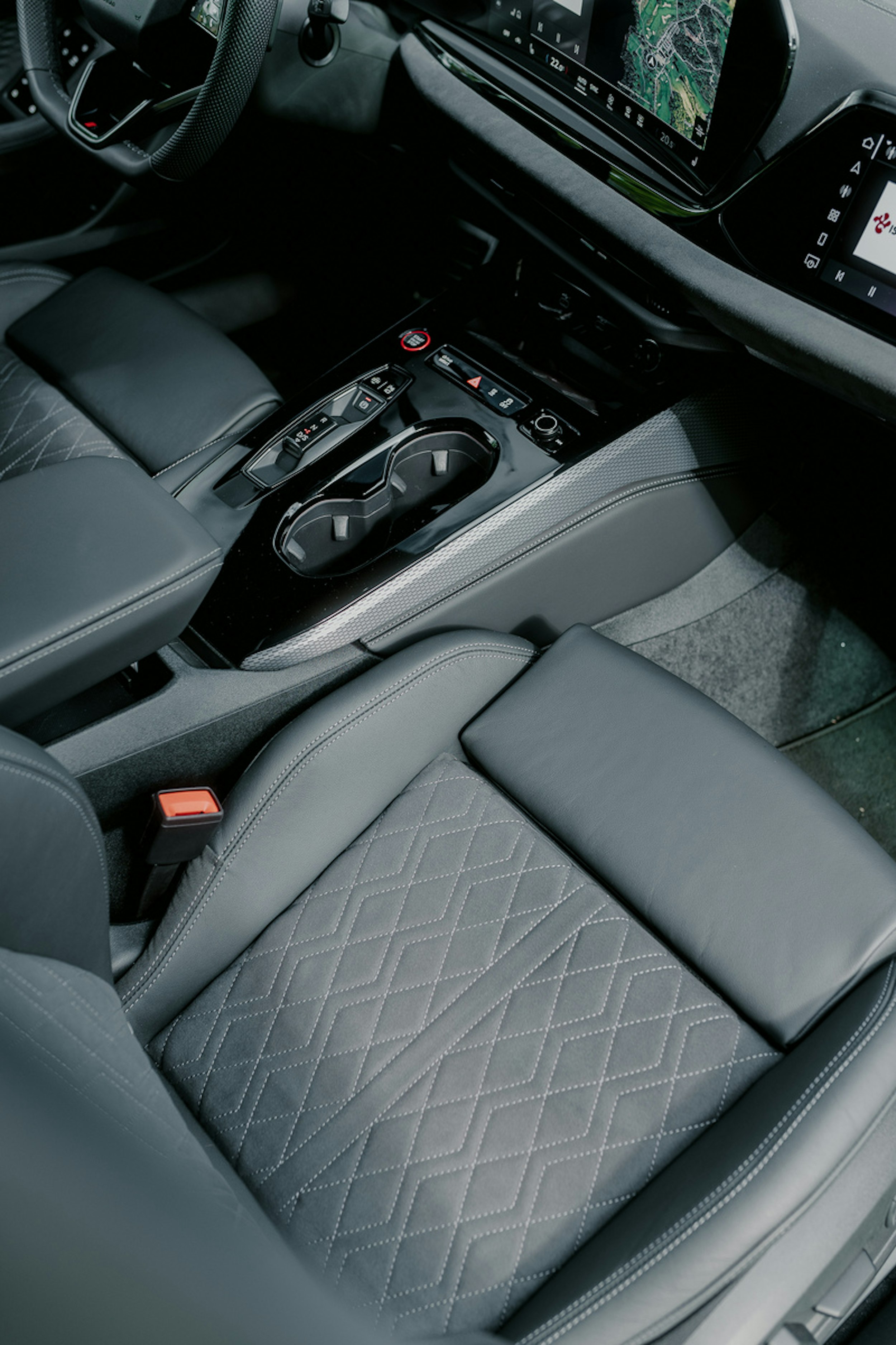 punainen Audi S5 2024 kuva 9.