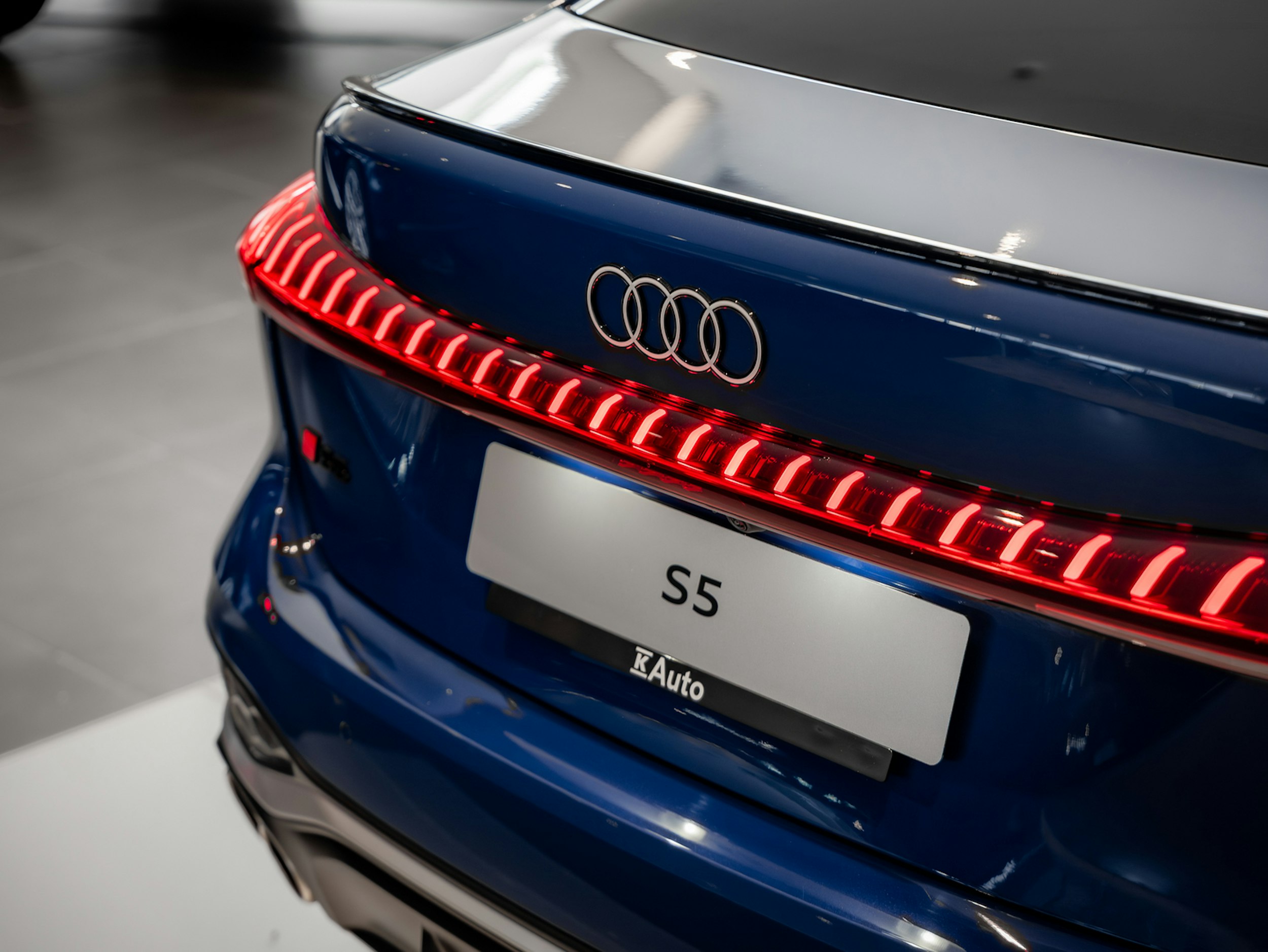 met. sininen Audi S5 2025 kuva 27.