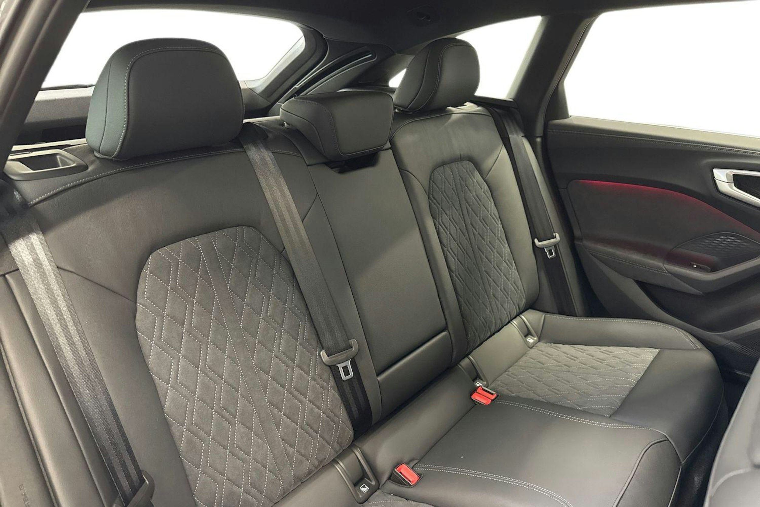 met. harmaa Audi S5 2025 kuva 8.