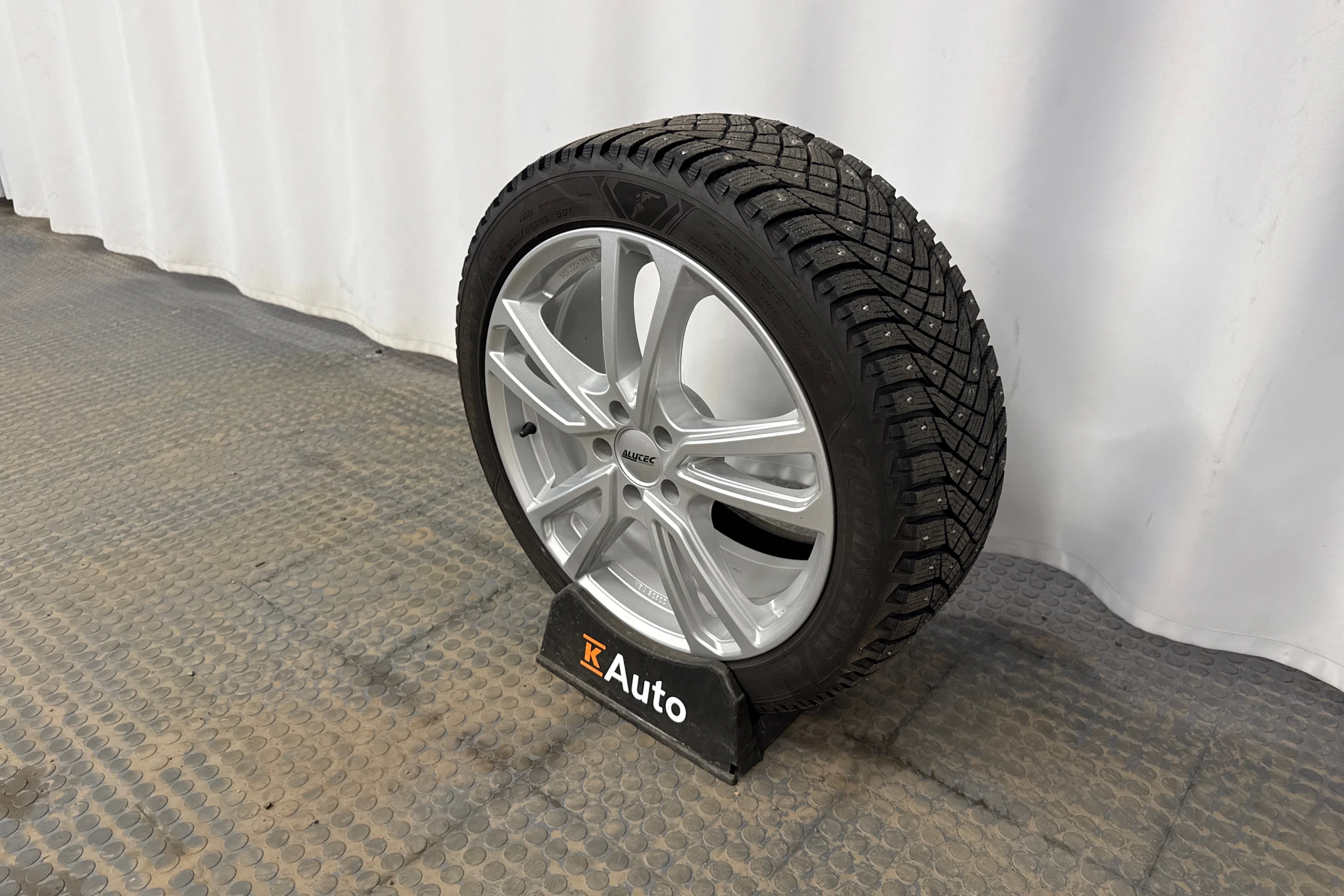 sininen Audi S6 2018 kuva 10.