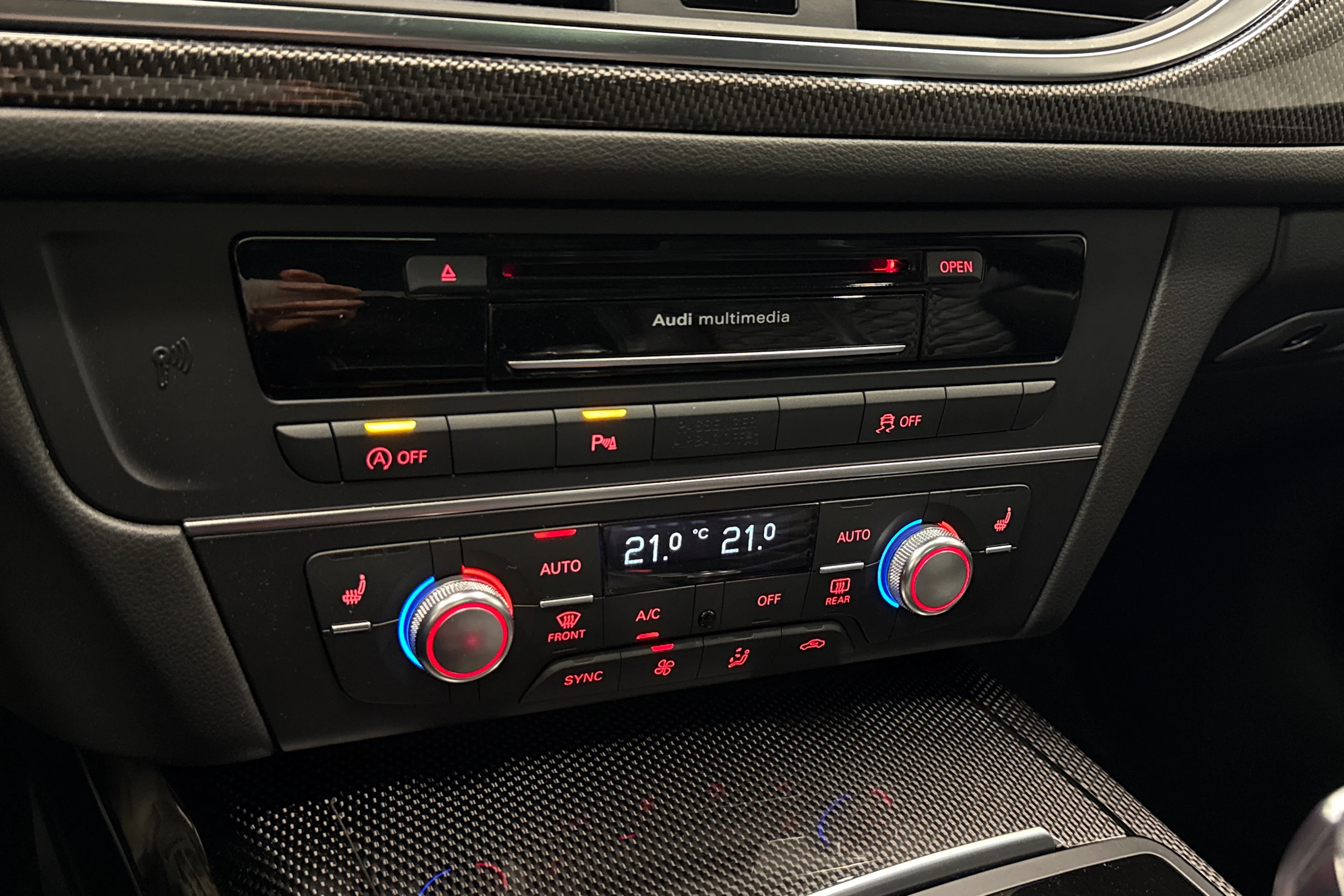 sininen Audi S6 2018 kuva 23.