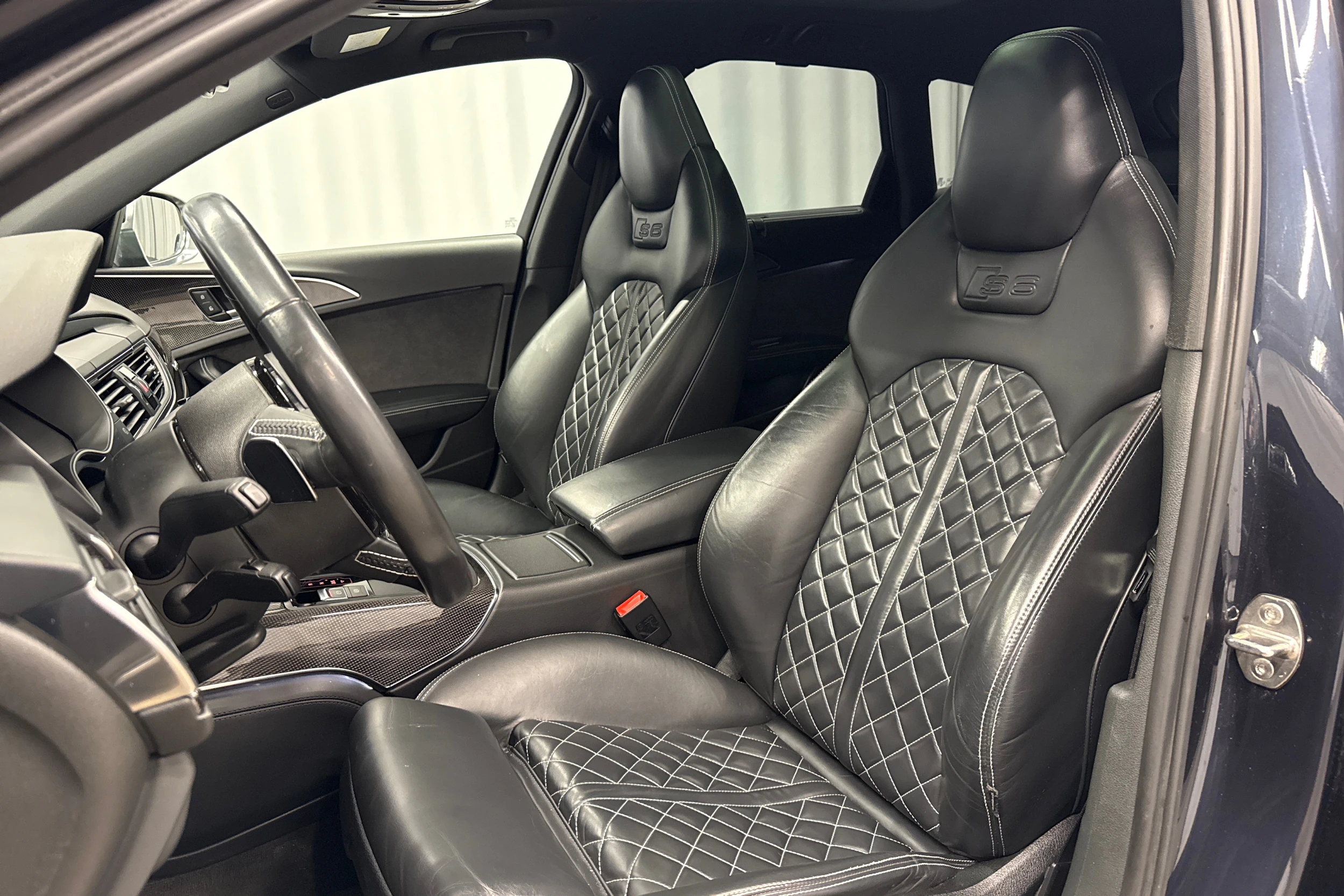sininen Audi S6 2018 kuva 27.