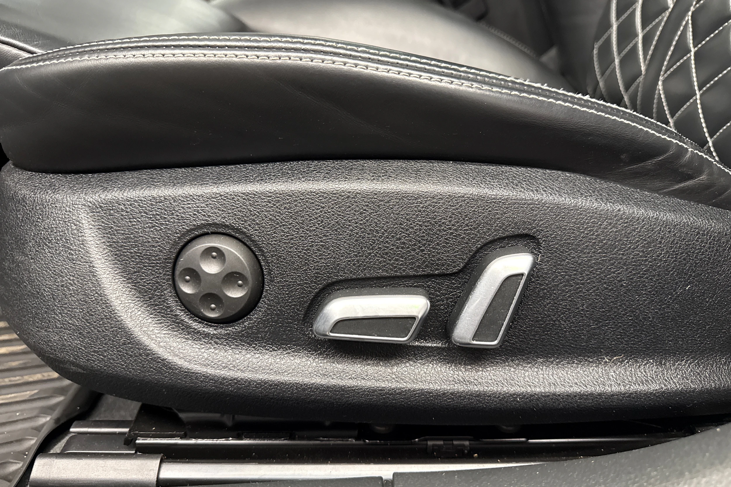sininen Audi S6 2018 kuva 28.