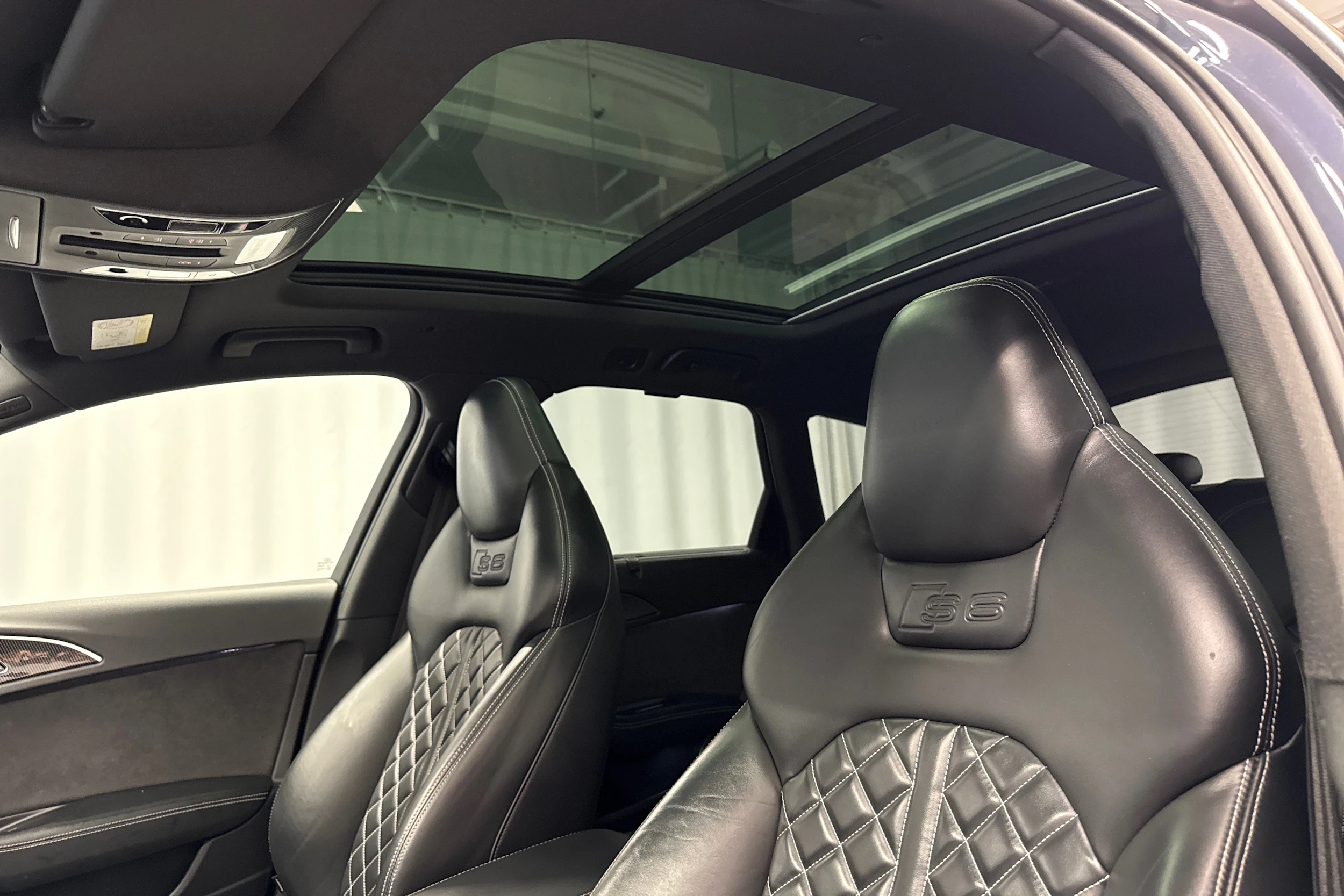 sininen Audi S6 2018 kuva 30.