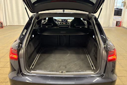 sininen Audi S6 2018 kuva 32.