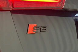 sininen Audi S6 2018 kuva 37.