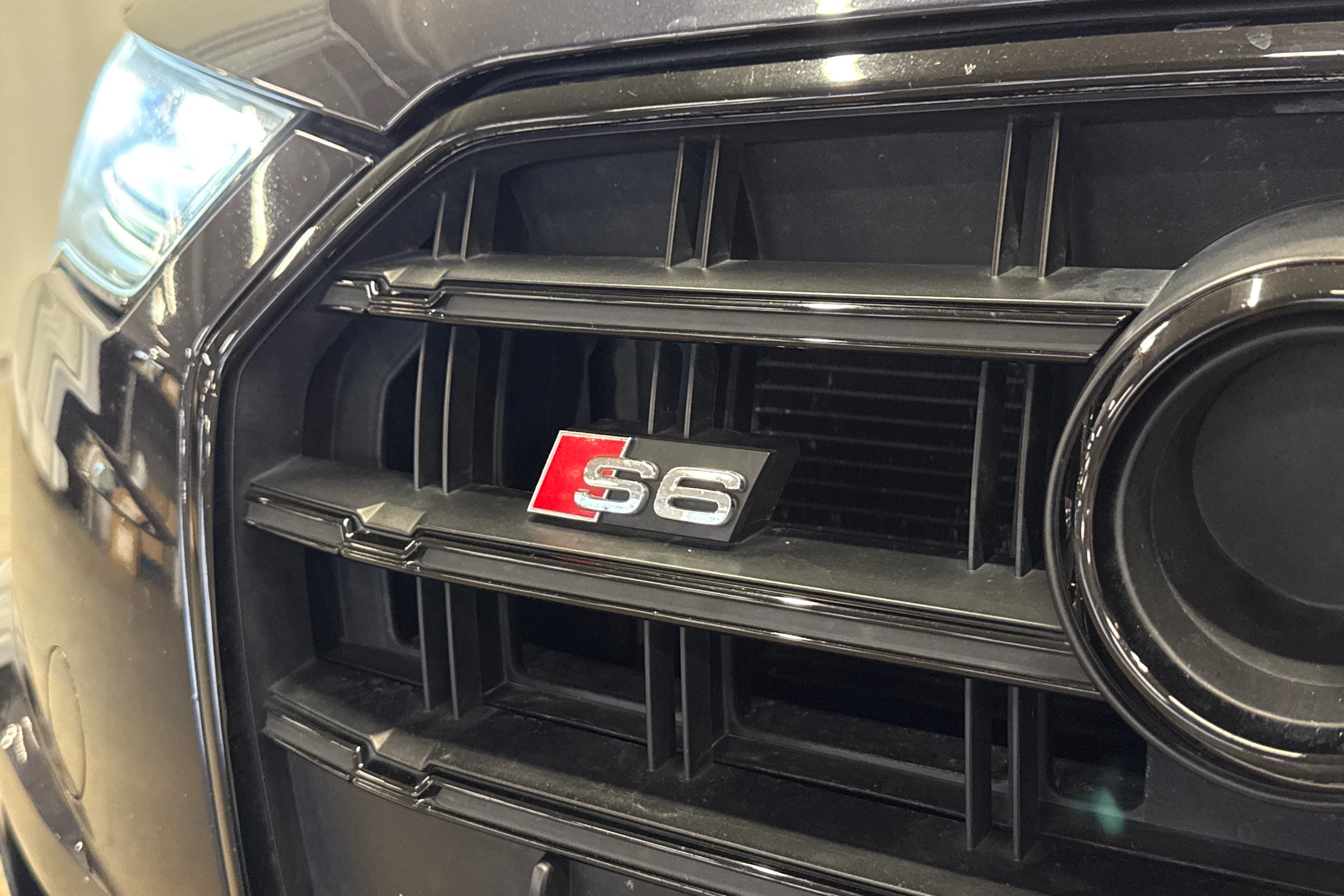 sininen Audi S6 2018 kuva 38.