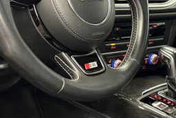 sininen Audi S6 2018 kuva 39.