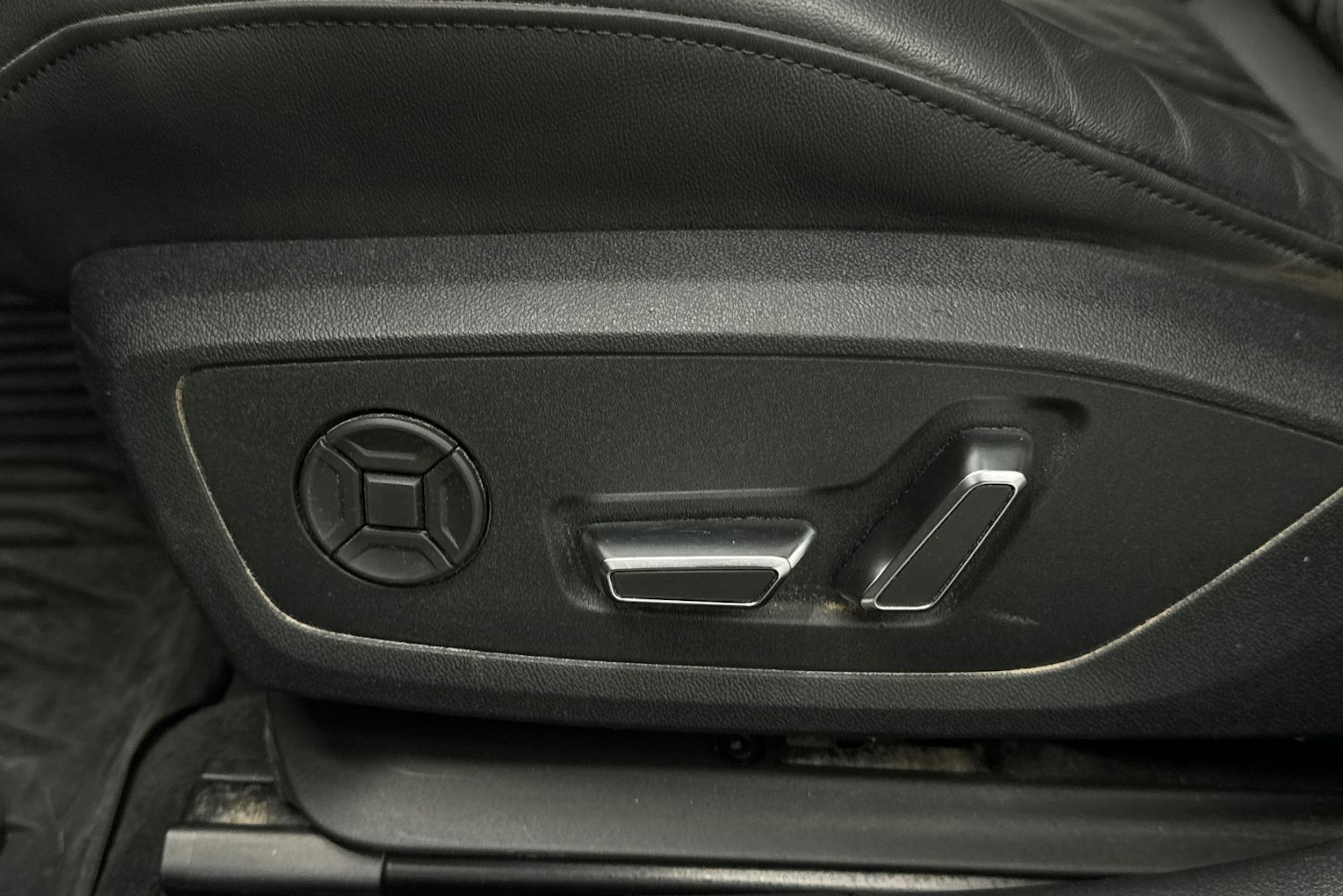 Sininen Audi S6 2021 kuva 11.