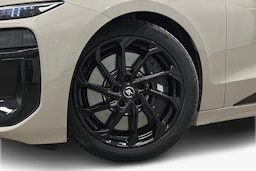 beige Audi S6 e-tron 2025 kuva 11.