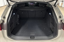 beige Audi S6 e-tron 2025 kuva 13.