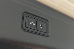 beige Audi S6 e-tron 2025 kuva 14.