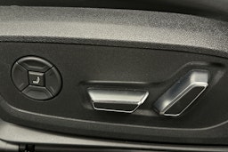 beige Audi S6 e-tron 2025 kuva 18.