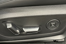 beige Audi S6 e-tron 2025 kuva 20.