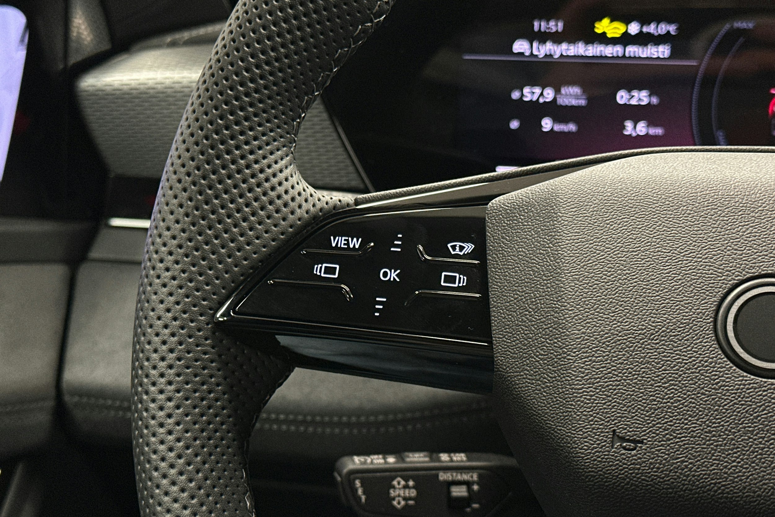 beige Audi S6 e-tron 2025 kuva 22.