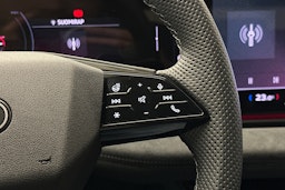 beige Audi S6 e-tron 2025 kuva 23.