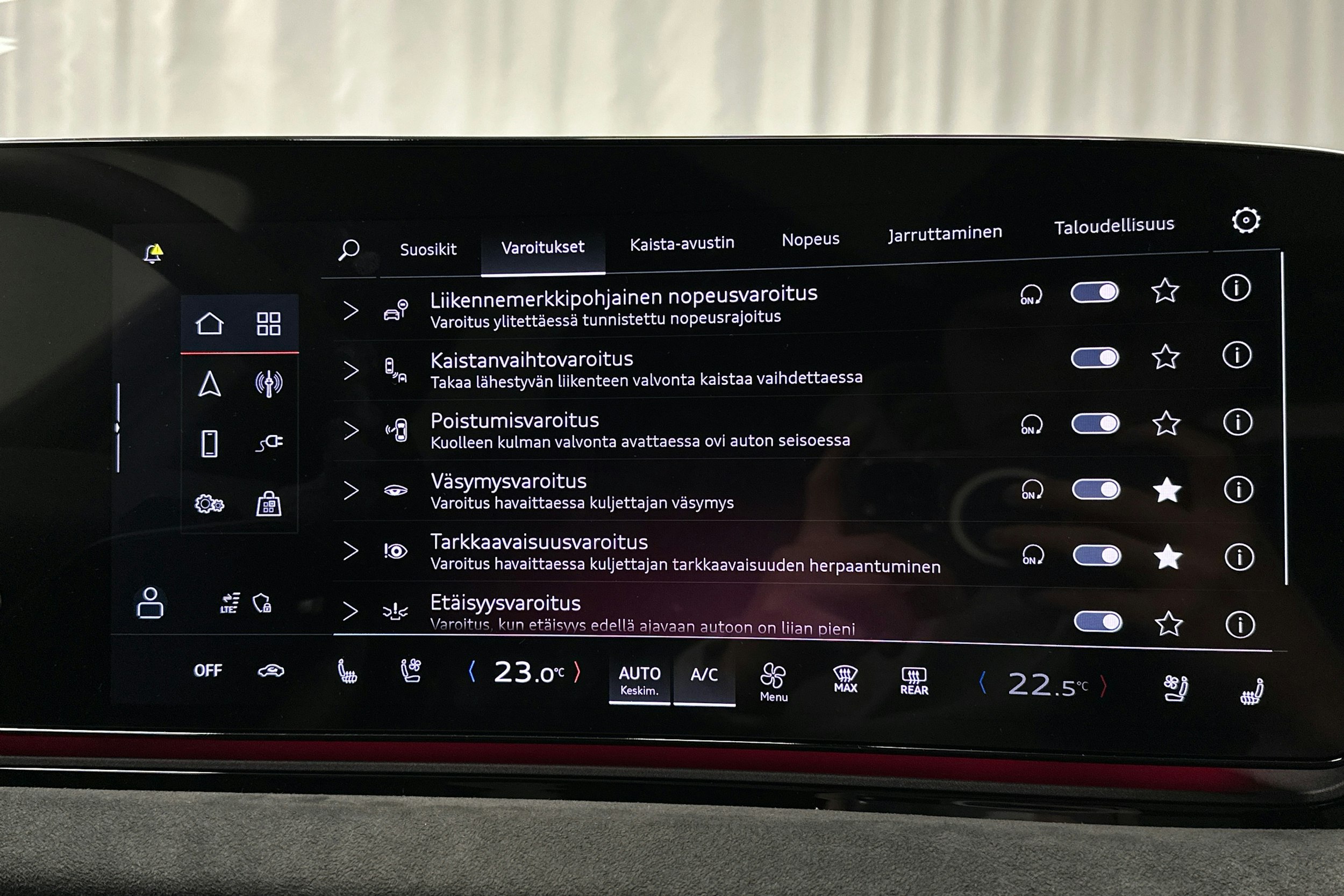 beige Audi S6 e-tron 2025 kuva 32.