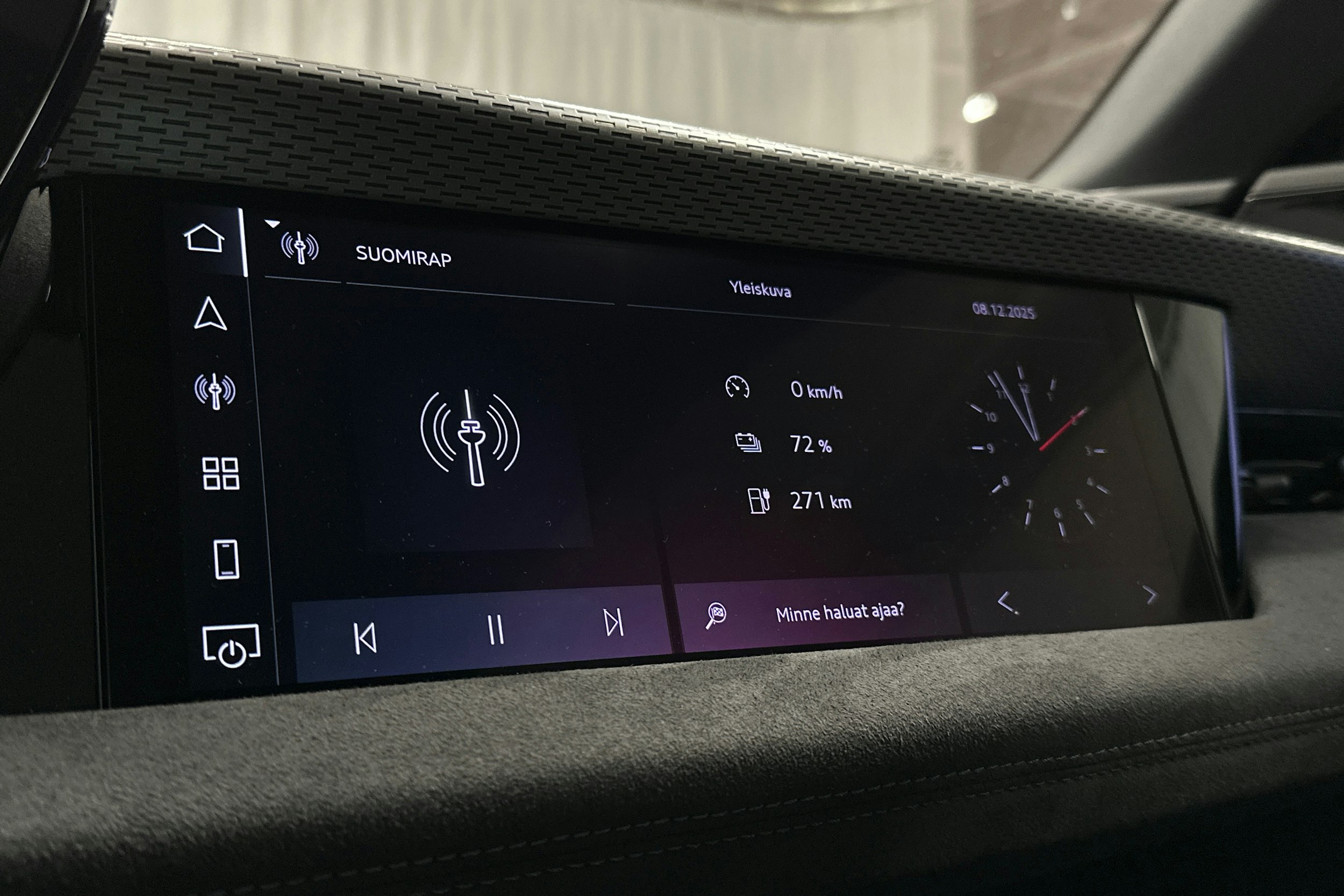 beige Audi S6 e-tron 2025 kuva 39.