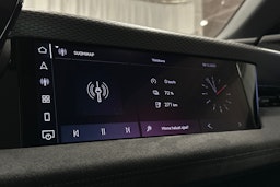 beige Audi S6 e-tron 2025 kuva 39.