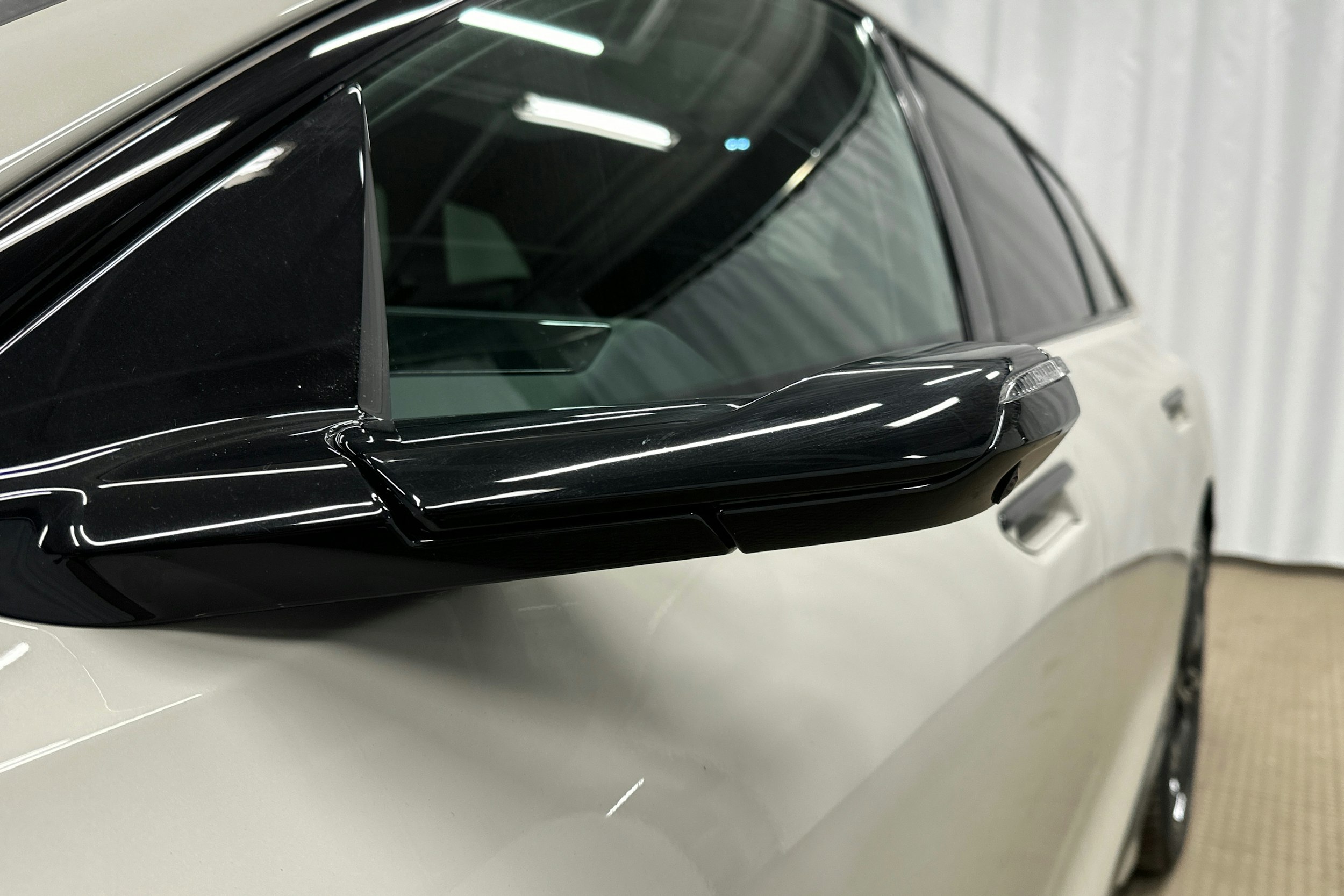 beige Audi S6 e-tron 2025 kuva 44.