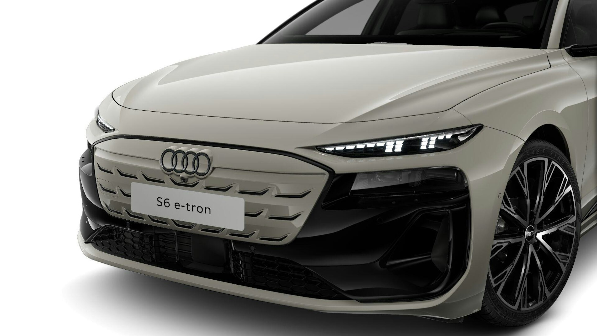 beige Audi S6 e-tron 2025 kuva 3.
