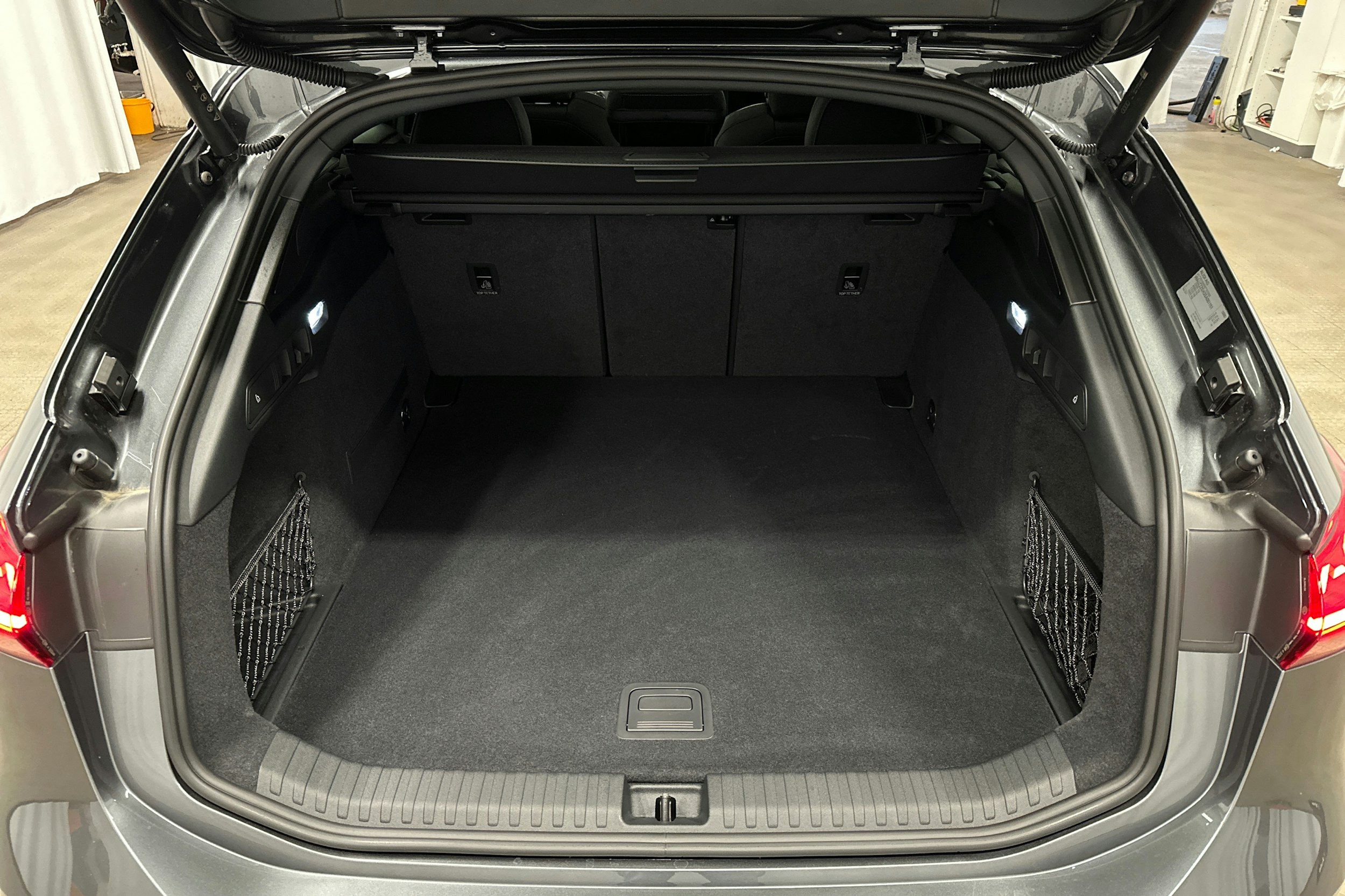 harmaa Audi S6 e-tron 2025 kuva 13.