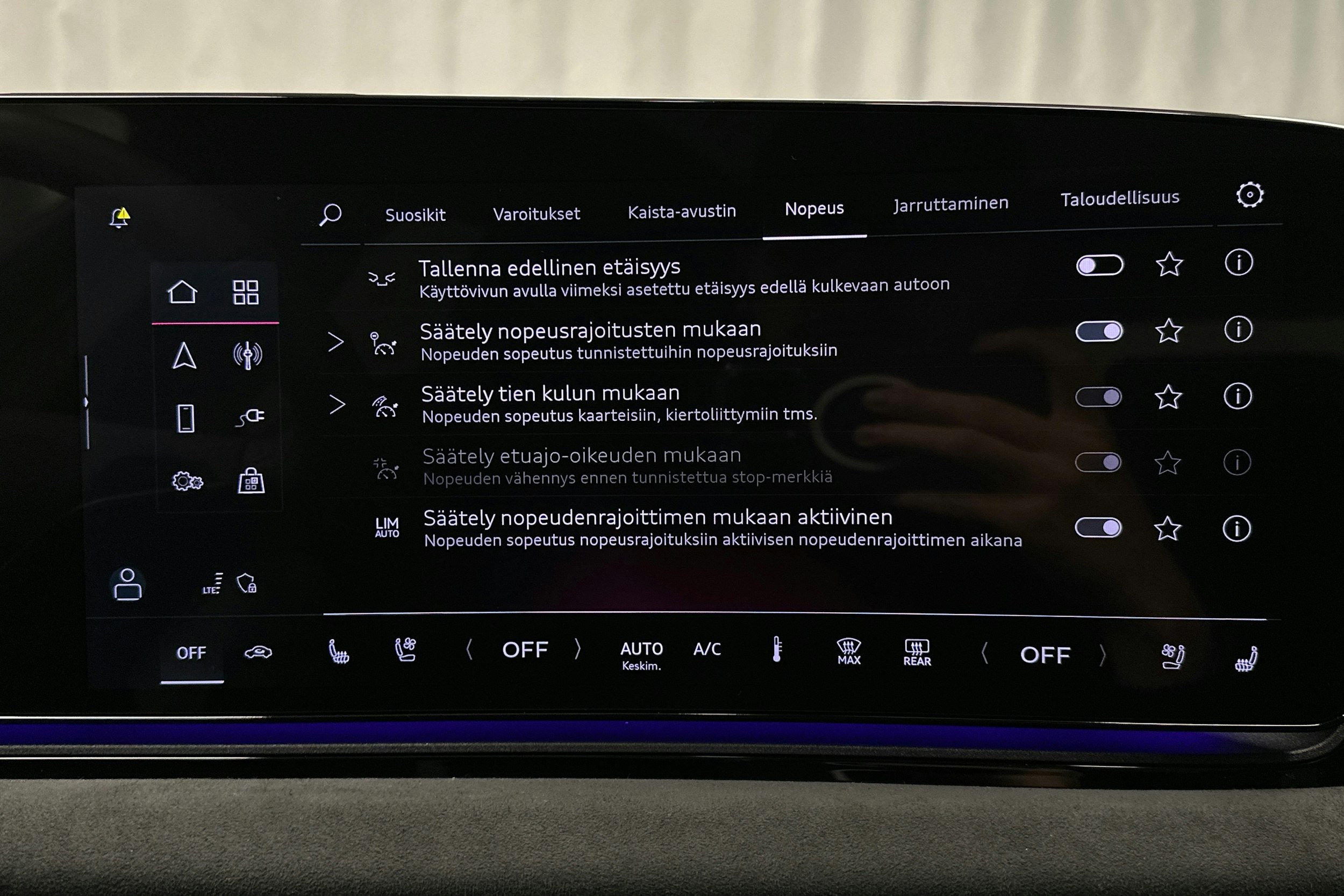 harmaa Audi S6 e-tron 2025 kuva 29.